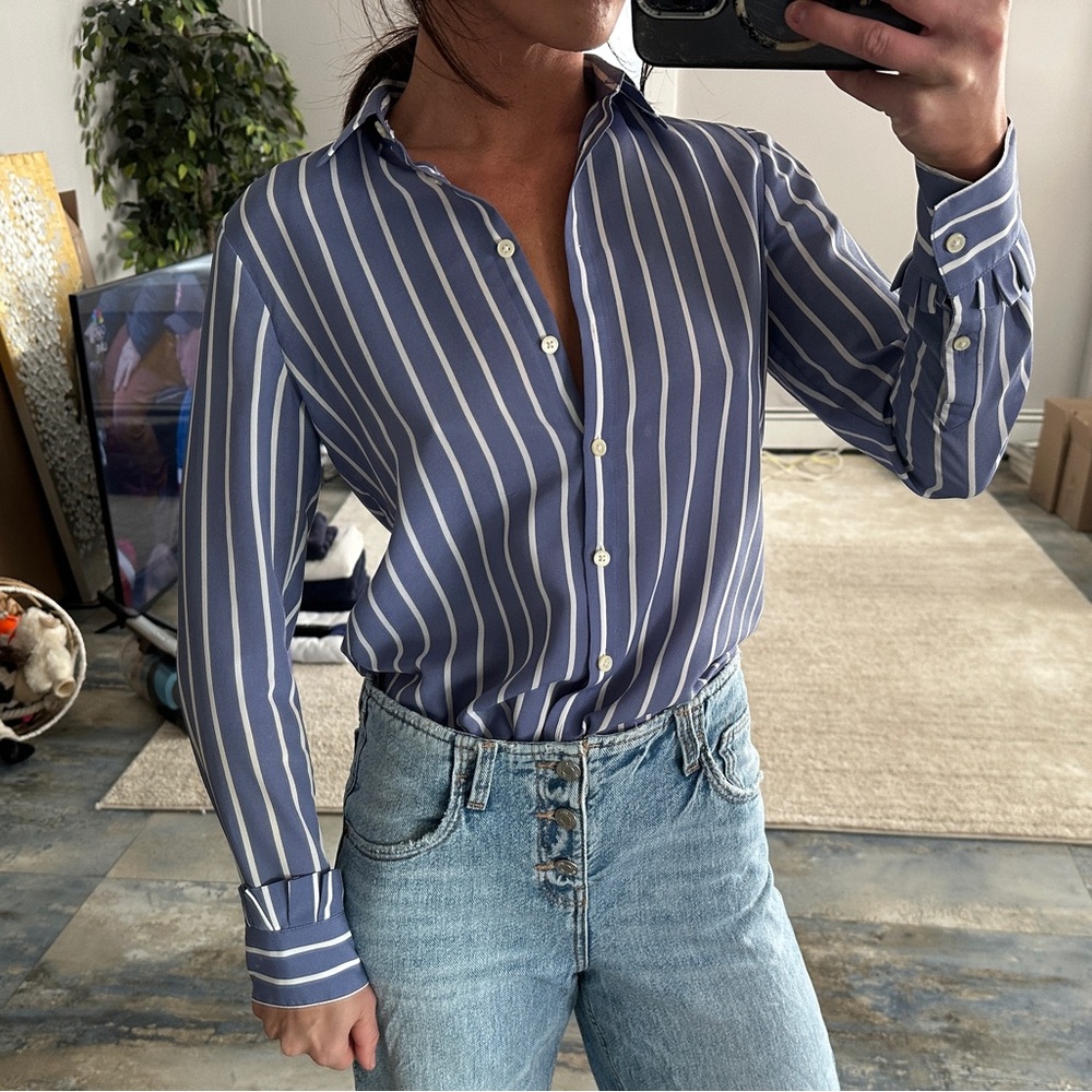 Banana Republic Blue and White Stripe Button Down